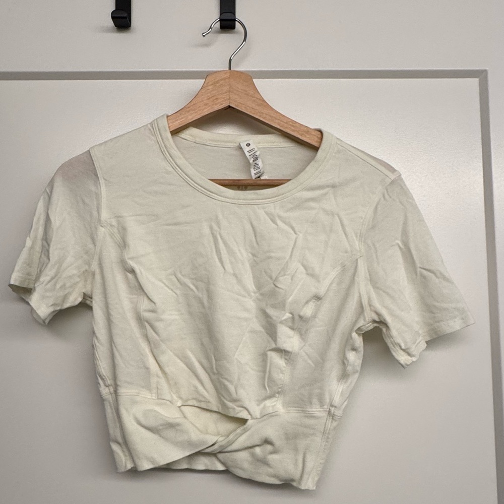 Cropper lululemon twisted top
